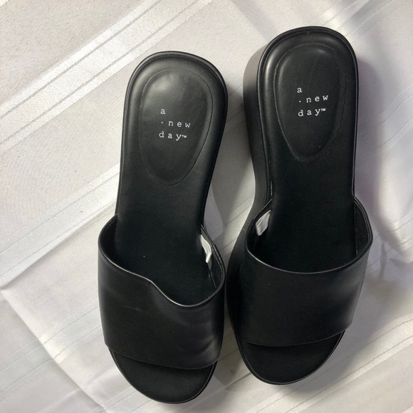 A NEW DAY MULES,  PLATFORM, CHUNKY HEEL, SIZE 10, BLACK, OPEN TOE Slip on clog - Picture 6 of 7